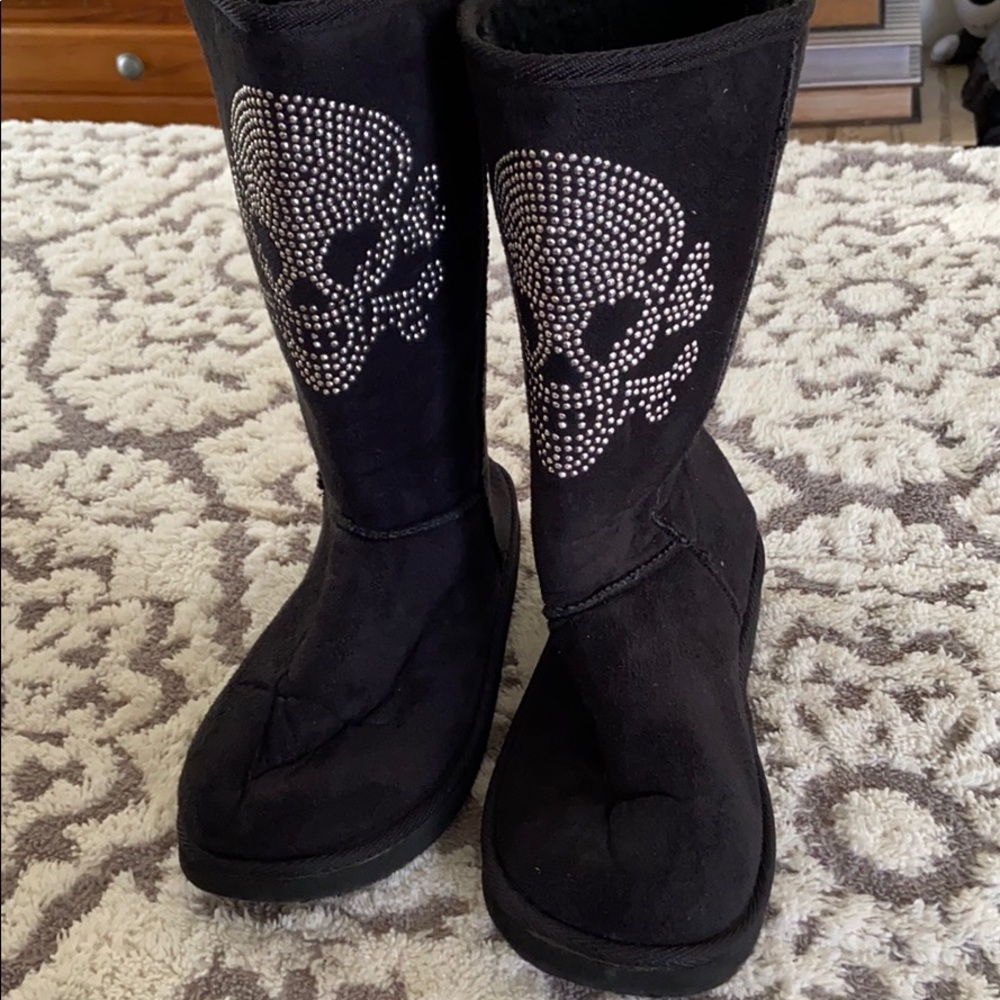 Black boots
